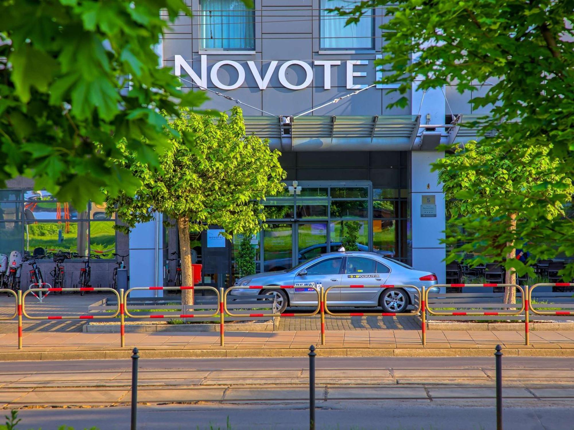 โนโวเทล คราคูฟ เซนทรุม Hotel ภายนอก รูปภาพ
