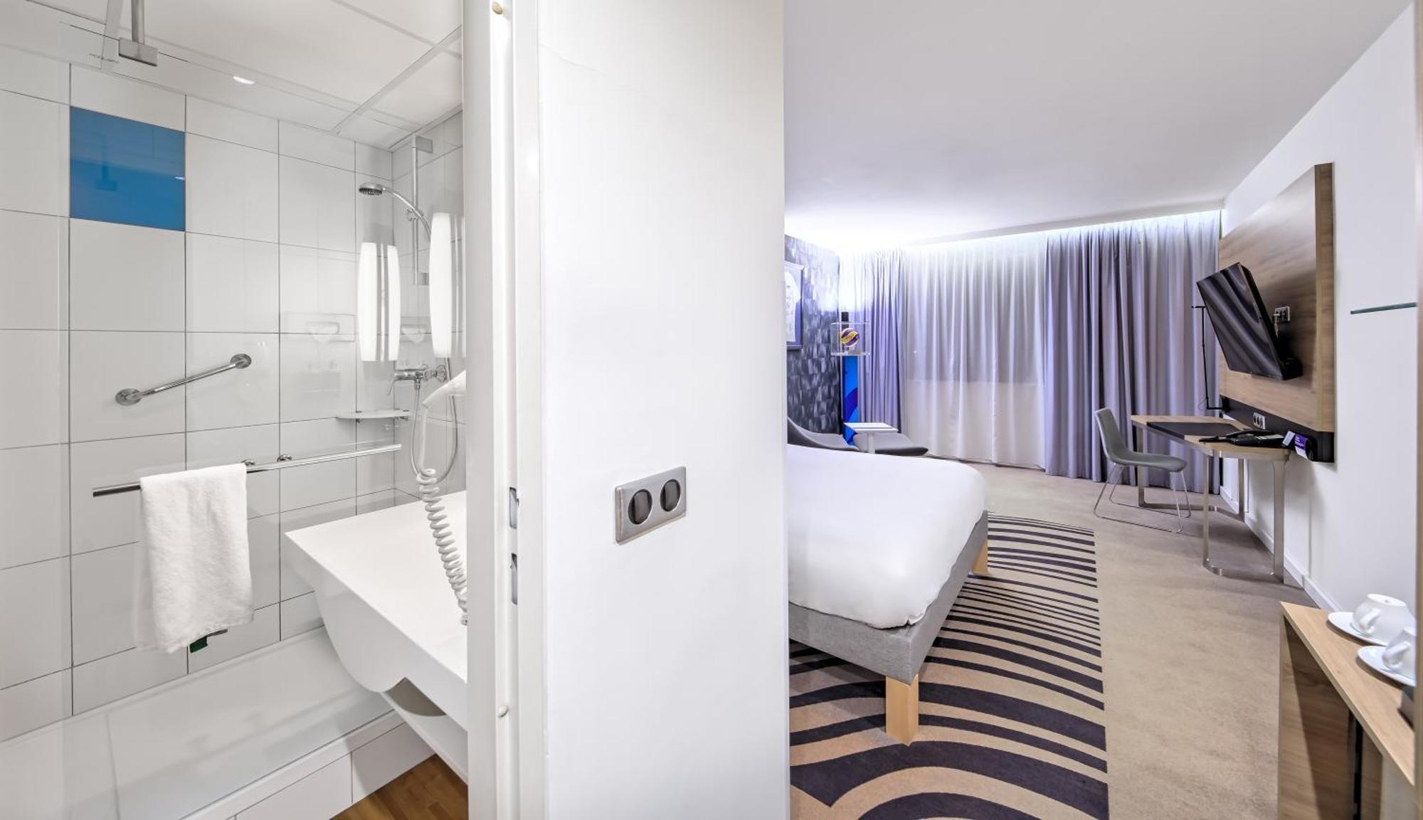 โนโวเทล คราคูฟ เซนทรุม Hotel ภายนอก รูปภาพ