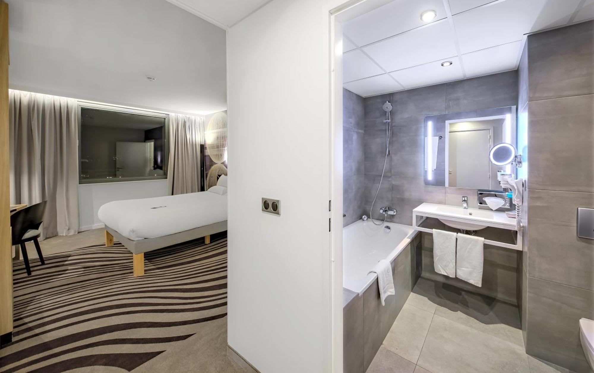 โนโวเทล คราคูฟ เซนทรุม Hotel ภายนอก รูปภาพ