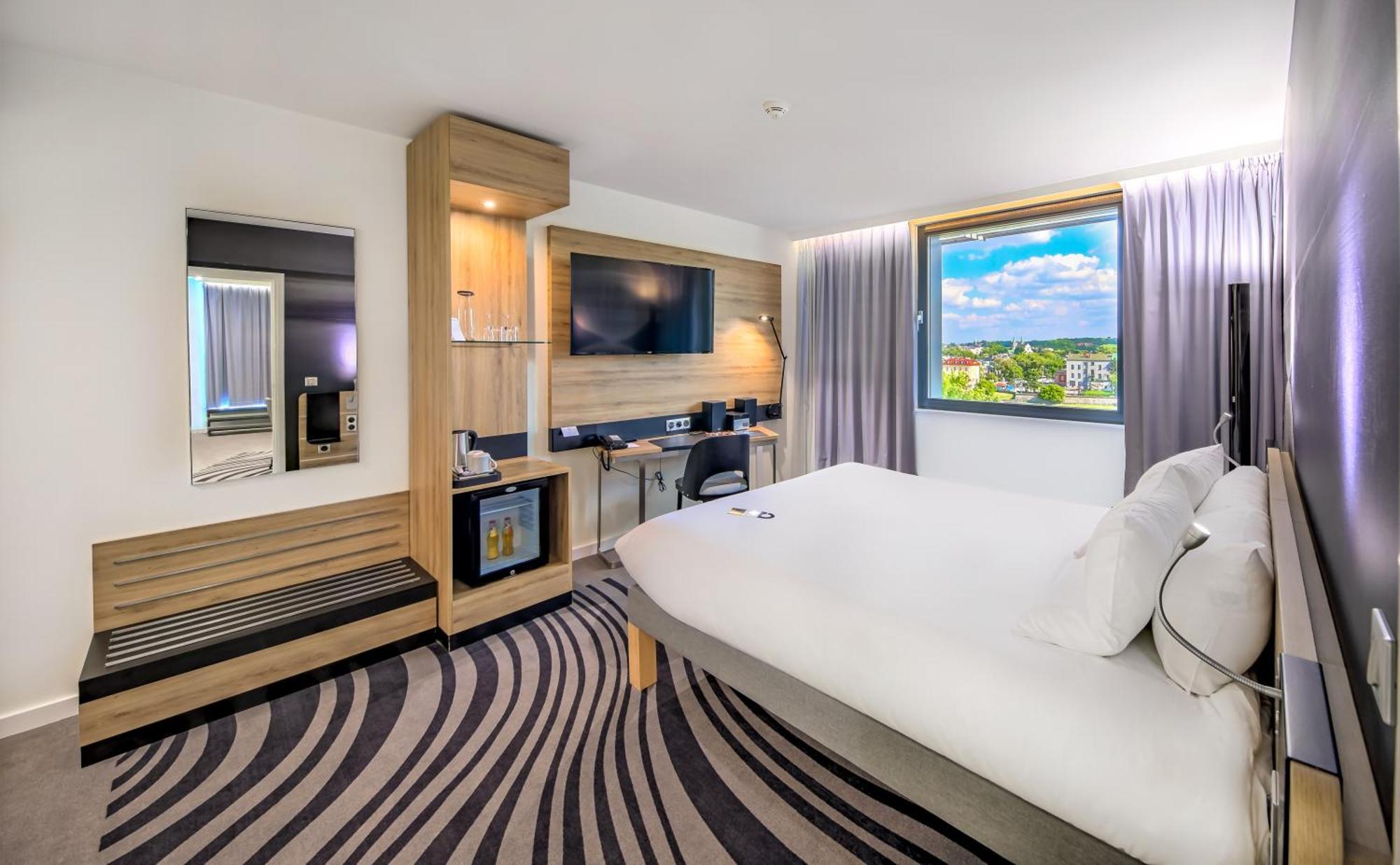 โนโวเทล คราคูฟ เซนทรุม Hotel ภายนอก รูปภาพ